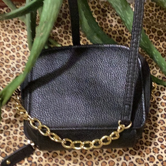 Adorable like new without tags Jessica Simpson crossbody travel bag. - Picture 4 of 9